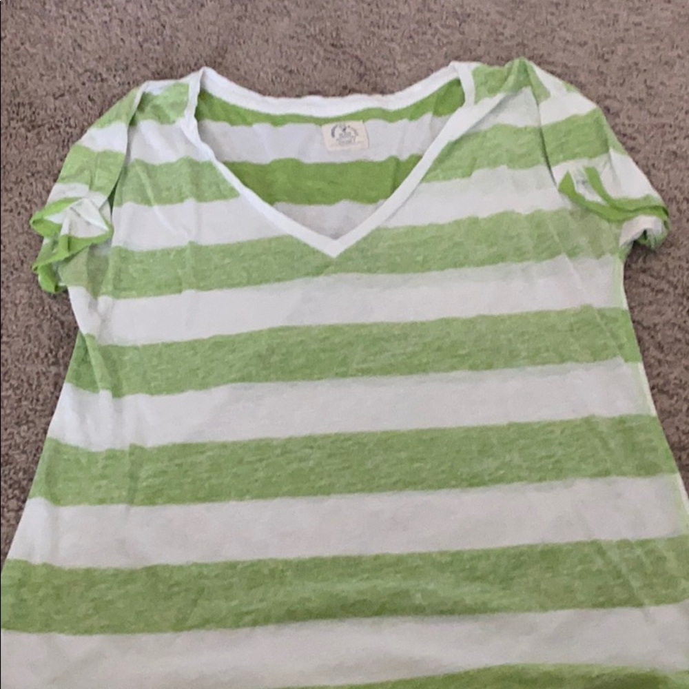 American Eagle V-neck tee